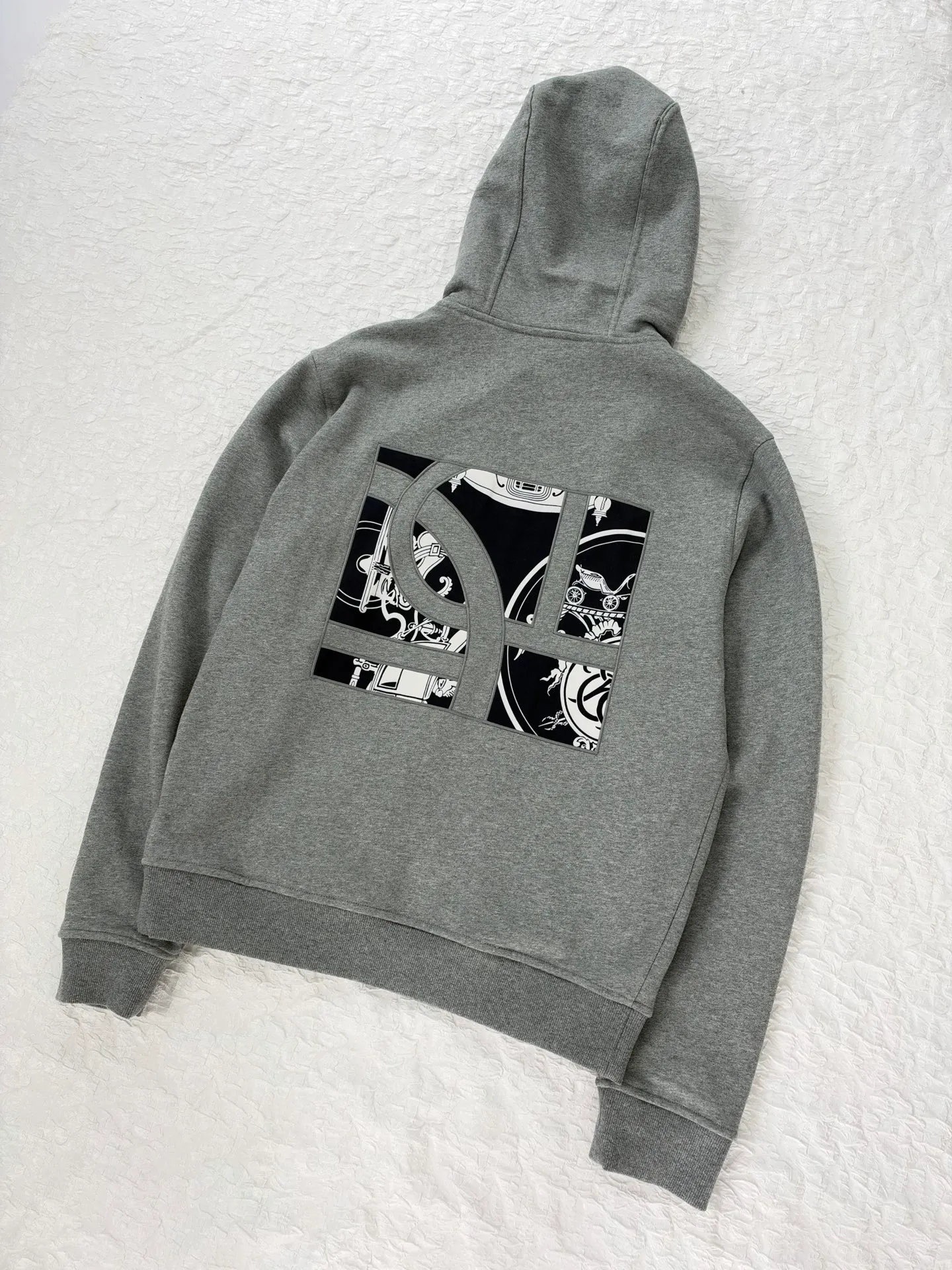 Herme*/ ，Black White ， ，Silver ， Size：S/M/L/XL